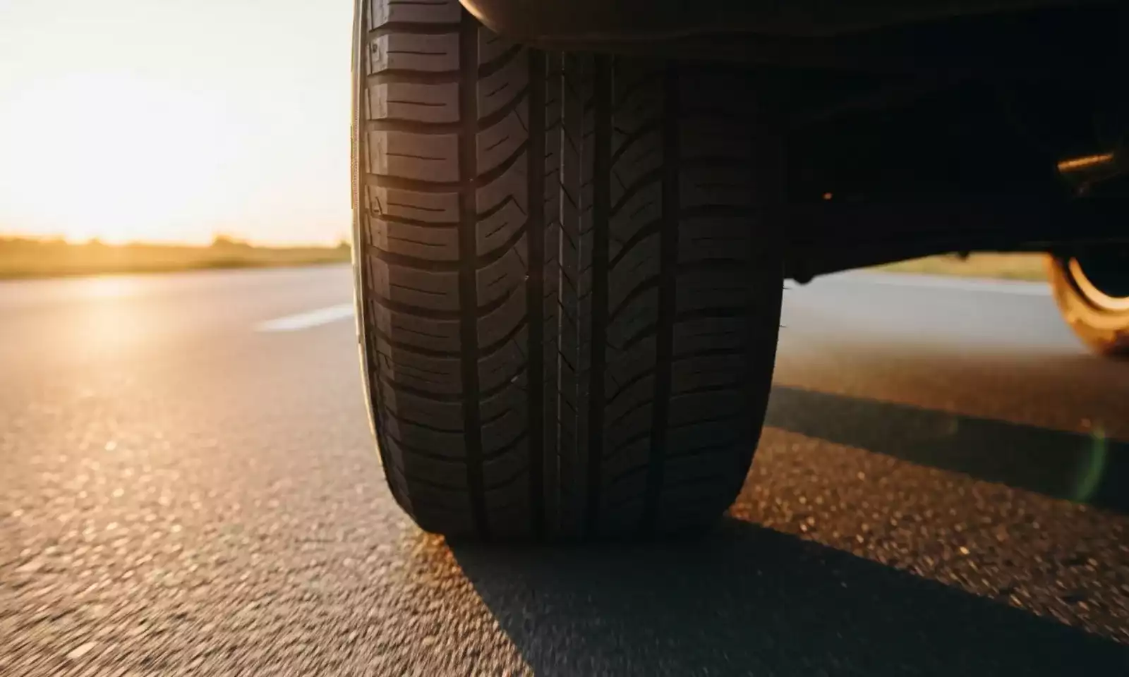 Identificação na lateral do pneu, leitura de medidas e índices