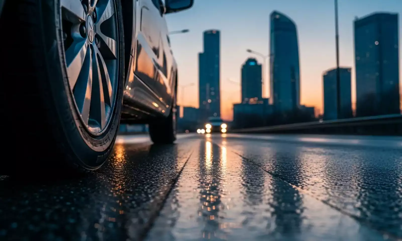 Estrutura interna da carcaça do pneu em corte e detalhes de lonas