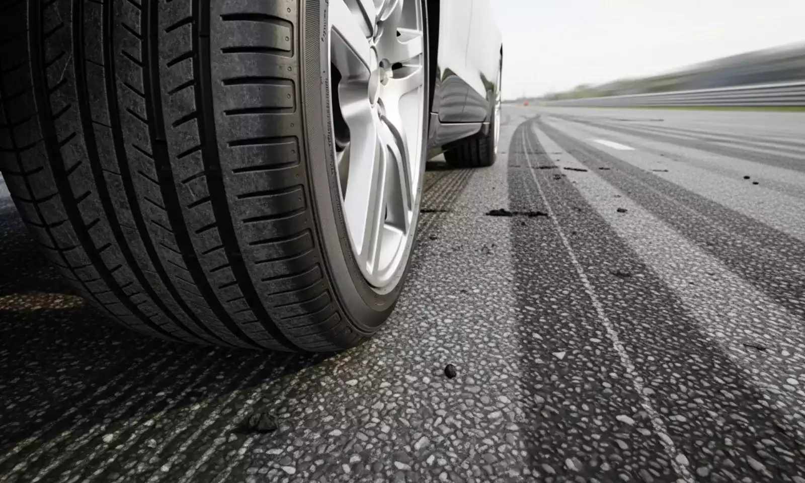 Estrutura interna de um pneu automotivo moderno